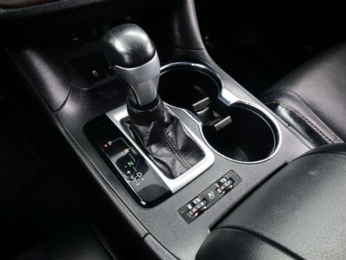 Used 2017 Toyota Highlander Limited Platinum image 23