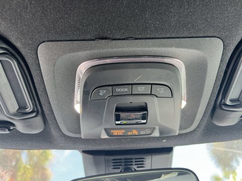Used 2025 Toyota Corolla SE FWD image 28