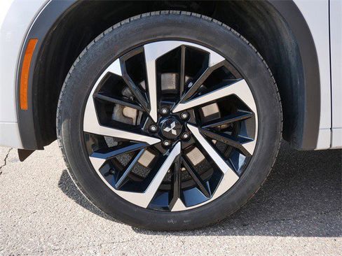 Used 2023 Mitsubishi Outlander SEL image 9