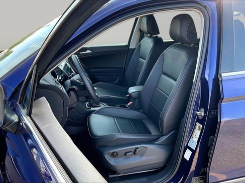 Used 2021 Volkswagen Tiguan SE FWD image 25