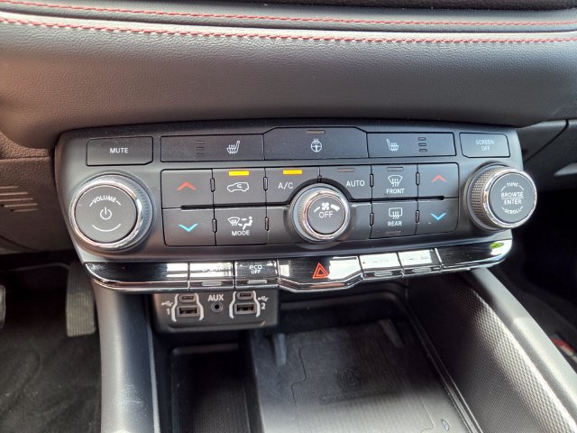 Certified 2024 Dodge Durango R/T w/ Blacktop Package RWD image 27