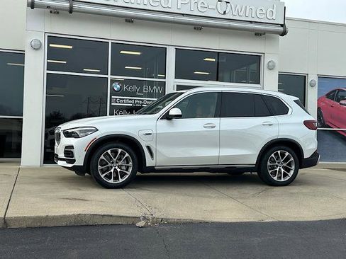 Certified 2022 BMW X5 xDrive45e image 6