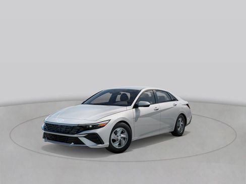 New 2026 Hyundai Elantra SE FWD image 1
