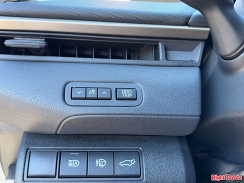 Certified 2026 Toyota bZ image 31