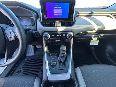 Used 2025 Toyota RAV4 XLE image 23