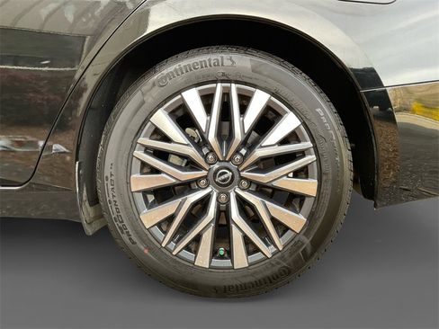 Used 2023 Nissan Altima 2.5 SV image 8