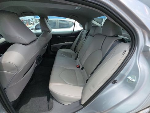 Used 2023 Toyota Camry XLE FWD image 4