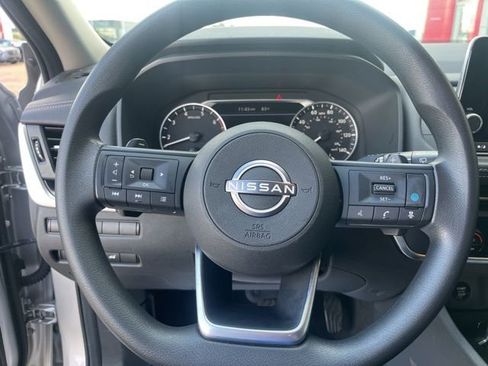 Used 2024 Nissan Rogue SV FWD image 13