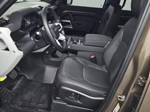Used 2023 Land Rover Defender 110 SE AWD/4WD image 5