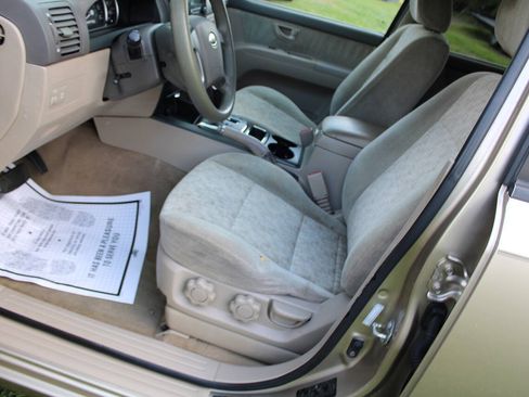 Used 2008 Kia Sorento 2WD image 16