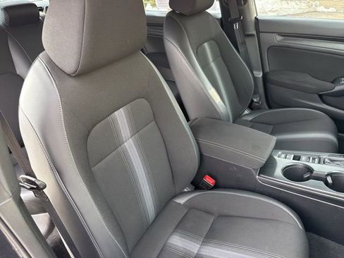 Used 2022 Honda Civic Sport image 28