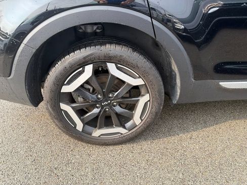 Certified 2024 Kia Telluride S w/ S Sunroof Package AWD/4WD image 9