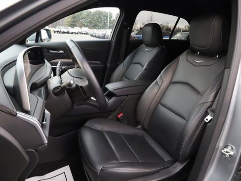 Used 2025 Cadillac XT4 Premium Luxury image 14