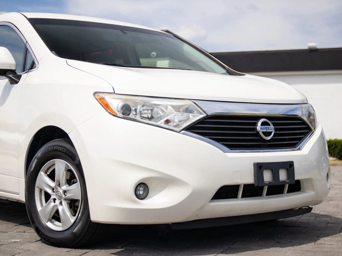 Used 2017 Nissan Quest SV FWD image 3