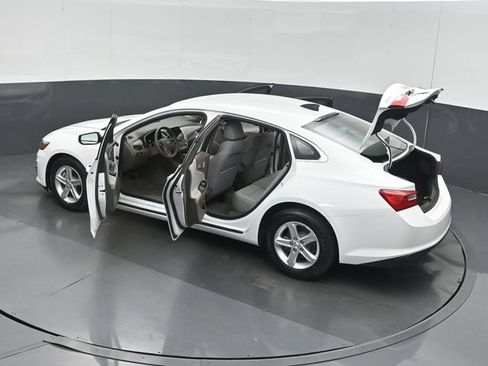 Used 2021 Chevrolet Malibu LS FWD image 58