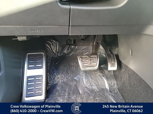 New 2026 Volkswagen Tiguan SE R-Line image 40