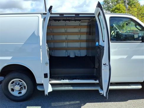 Used 2023 Chevrolet Express 2500 w/ Driver Convenience Package image 13