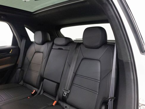 New 2026 Porsche Cayenne GTS image 27