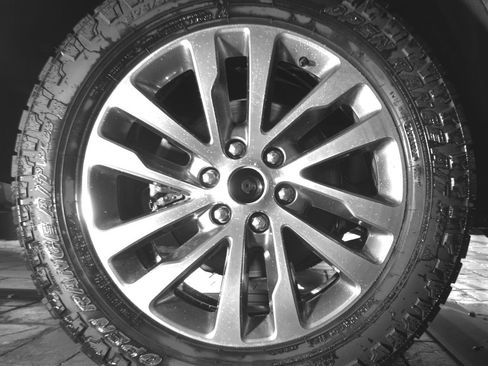 Used 2018 Ford Expedition Limited w/ Equipment Group 301A AWD/4WD image 13