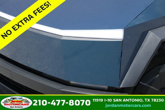 Used 2024 Tesla Cybertruck AWD Crew Cab image 2