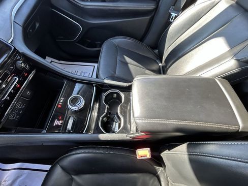 Used 2021 Jeep Grand Cherokee L Limited image 27