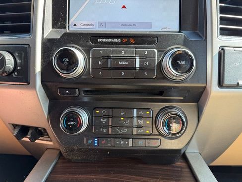 Used 2017 Ford F150 Lariat w/ Equipment Group 502A Luxury AWD/4WD image 32