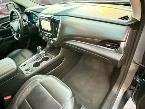 Used 2018 Chevrolet Traverse LT FWD image 34