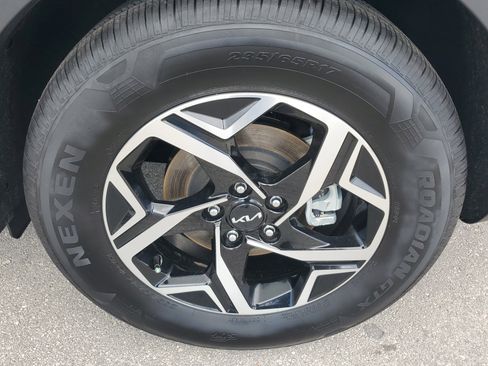 Used 2025 Kia Sportage LX image 29