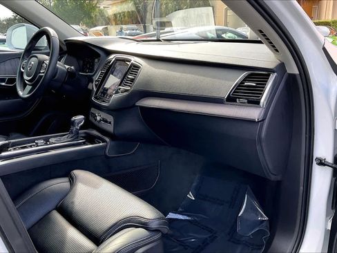 Used 2021 Volvo XC90 T6 Inscription image 15