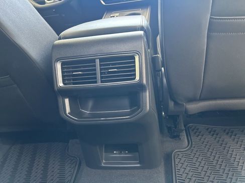 New 2026 Volkswagen Atlas Cross Sport SE image 31