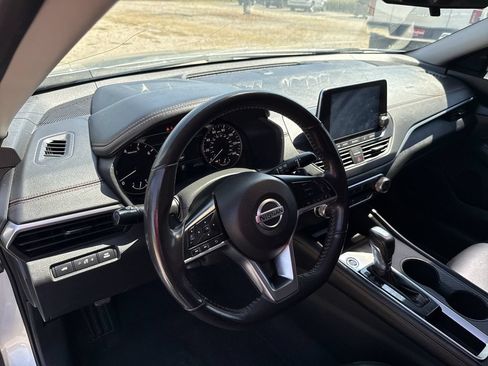 Used 2022 Nissan Altima 2.5 SR FWD image 13