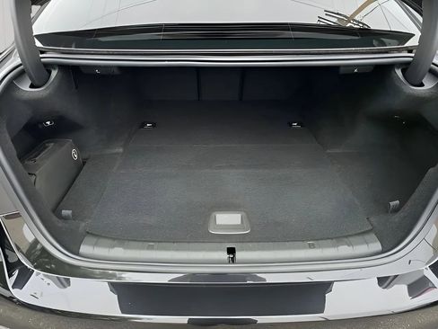 Used 2018 BMW 530e xDrive image 48