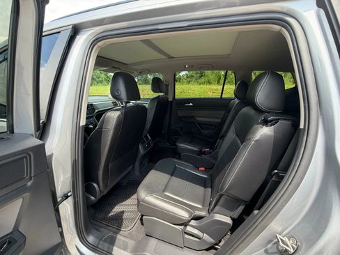 Used 2021 Volkswagen Atlas SE w/ Panoramic Sunroof Package FWD image 19