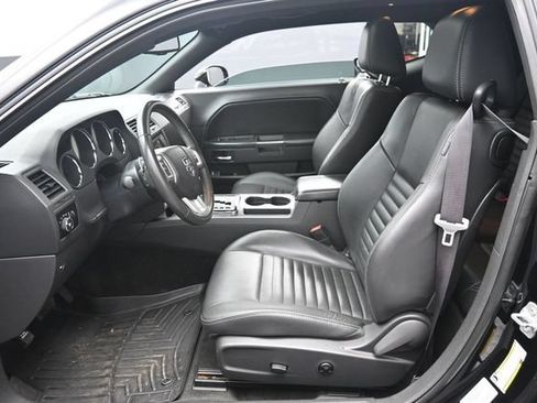 Used 2013 Dodge Challenger SXT RWD image 11