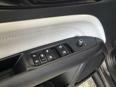 Used 2023 Jeep Compass Limited AWD/4WD image 9
