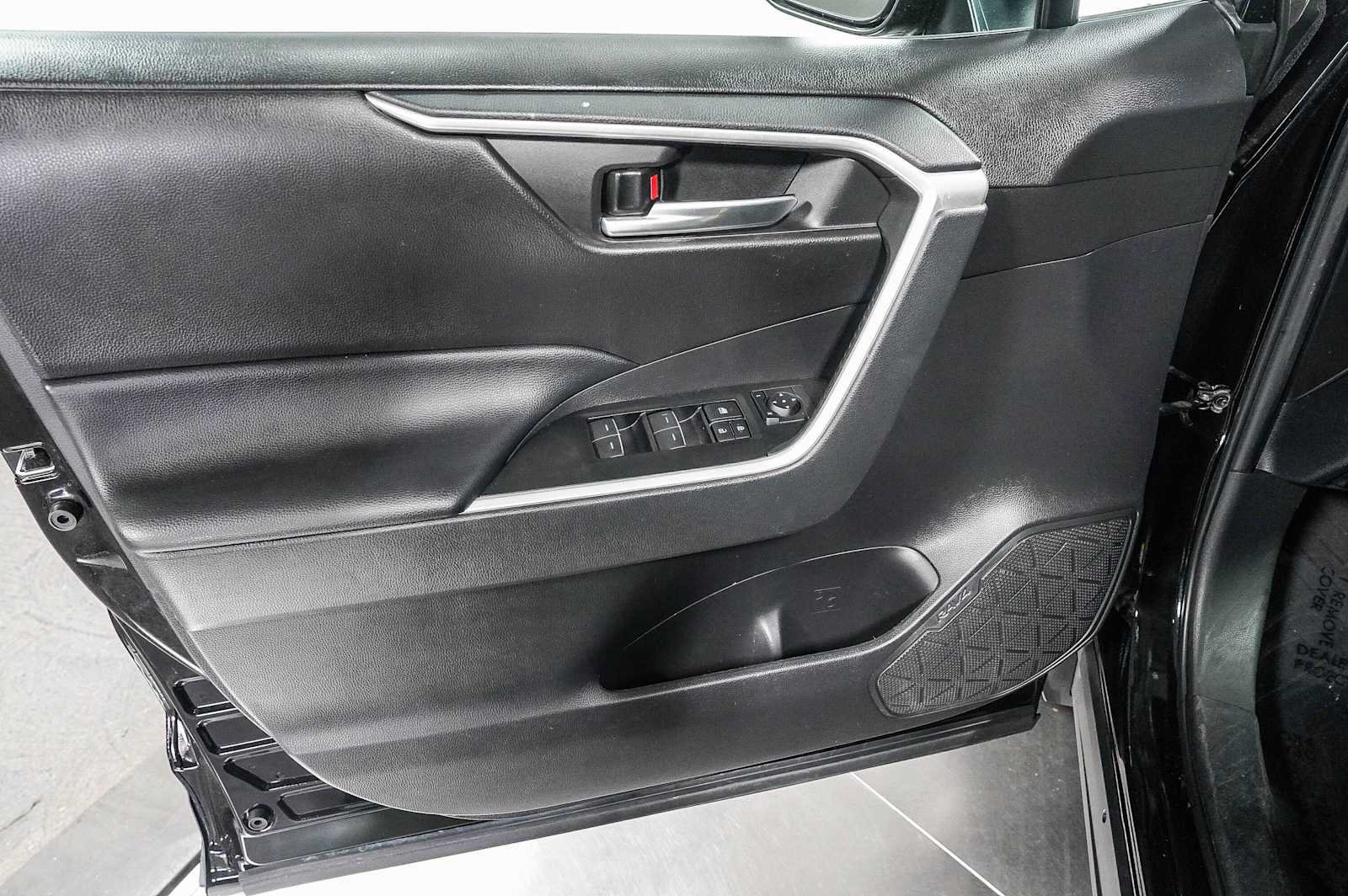 Certified 2023 Toyota RAV4 XLE w/ Convenience Package FWD image 22