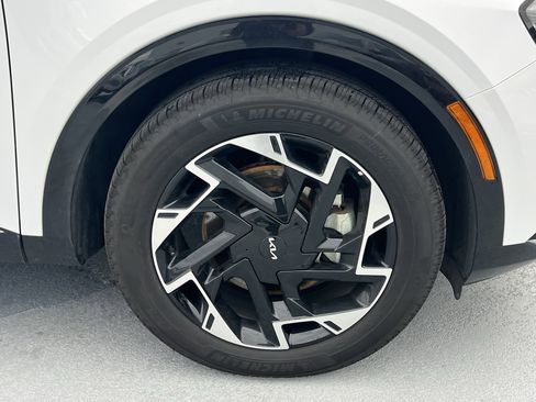 Certified 2024 Kia Sportage SX image 11