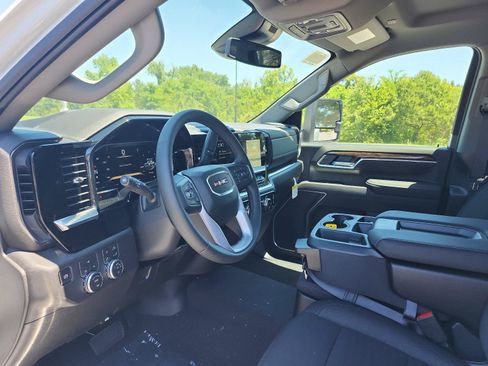 New 2026 GMC Sierra 3500 SLE w/ SLE Value Package AWD/4WD image 12
