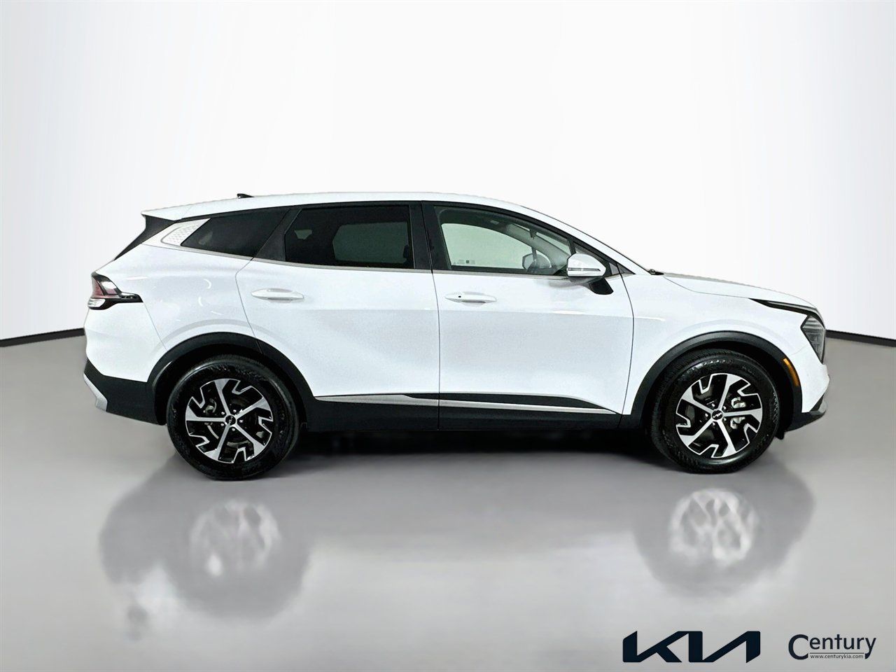 Certified 2025 Kia Sportage EX FWD image 4
