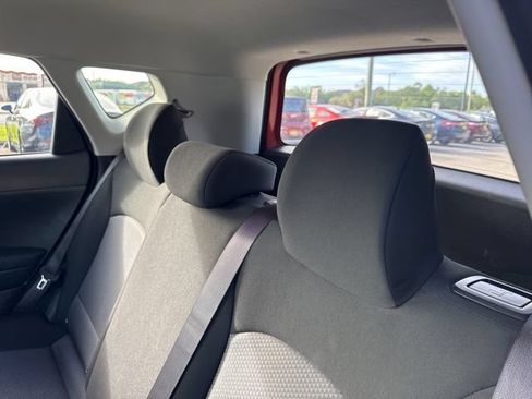Used 2025 Kia Soul LX w/ LX Technology Package FWD image 23
