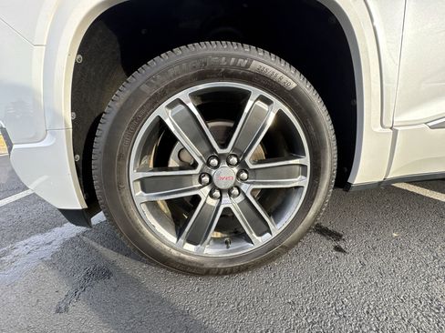Used 2019 GMC Acadia Denali w/ Technology Package image 10