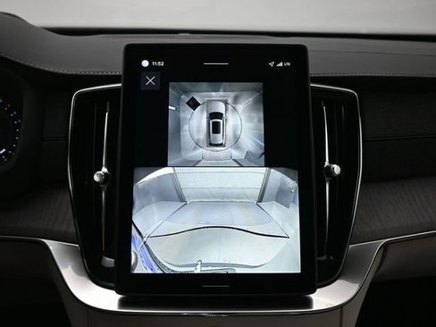 New 2026 Volvo XC90 B6 Ultra w/ Protection Package image 21