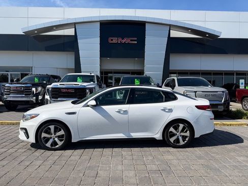 Used 2020 Kia Optima S w/ S Panoramic Sunroof Package FWD image 1