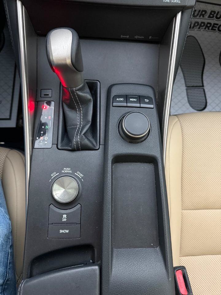 Used 2015 Lexus IS 250 RWD image 18