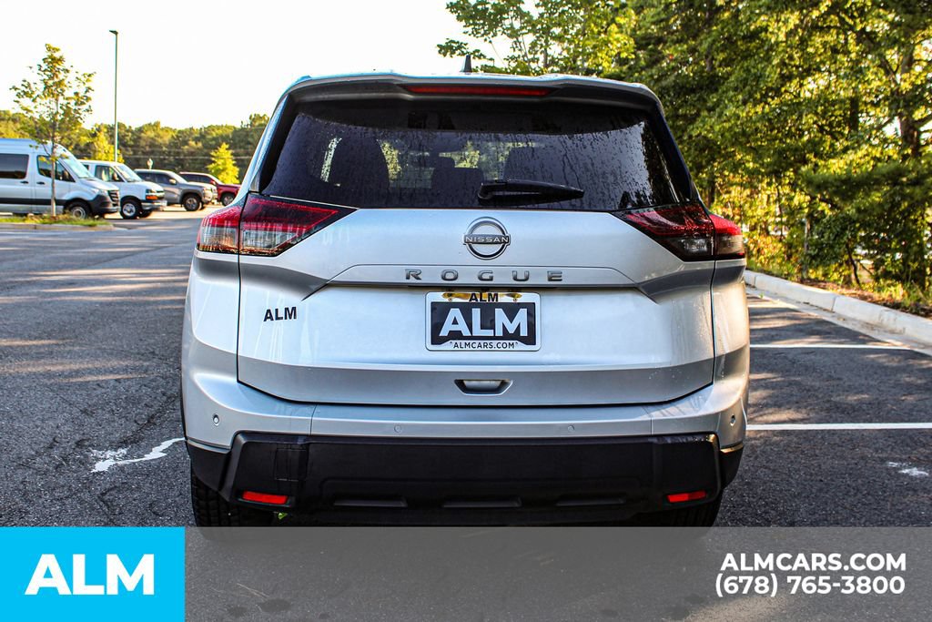 Used 2024 Nissan Rogue S FWD image 10