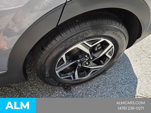 Used 2025 Kia Sportage LX FWD image 26