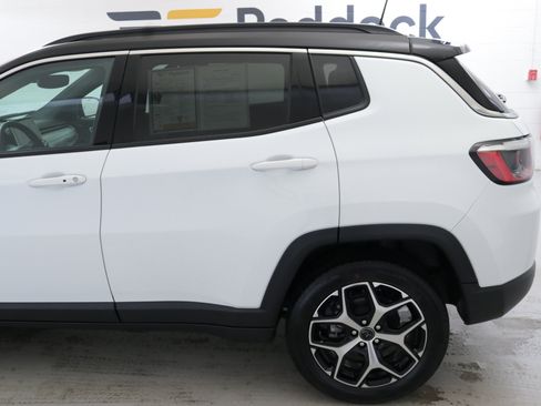 Used 2025 Jeep Compass Limited image 6