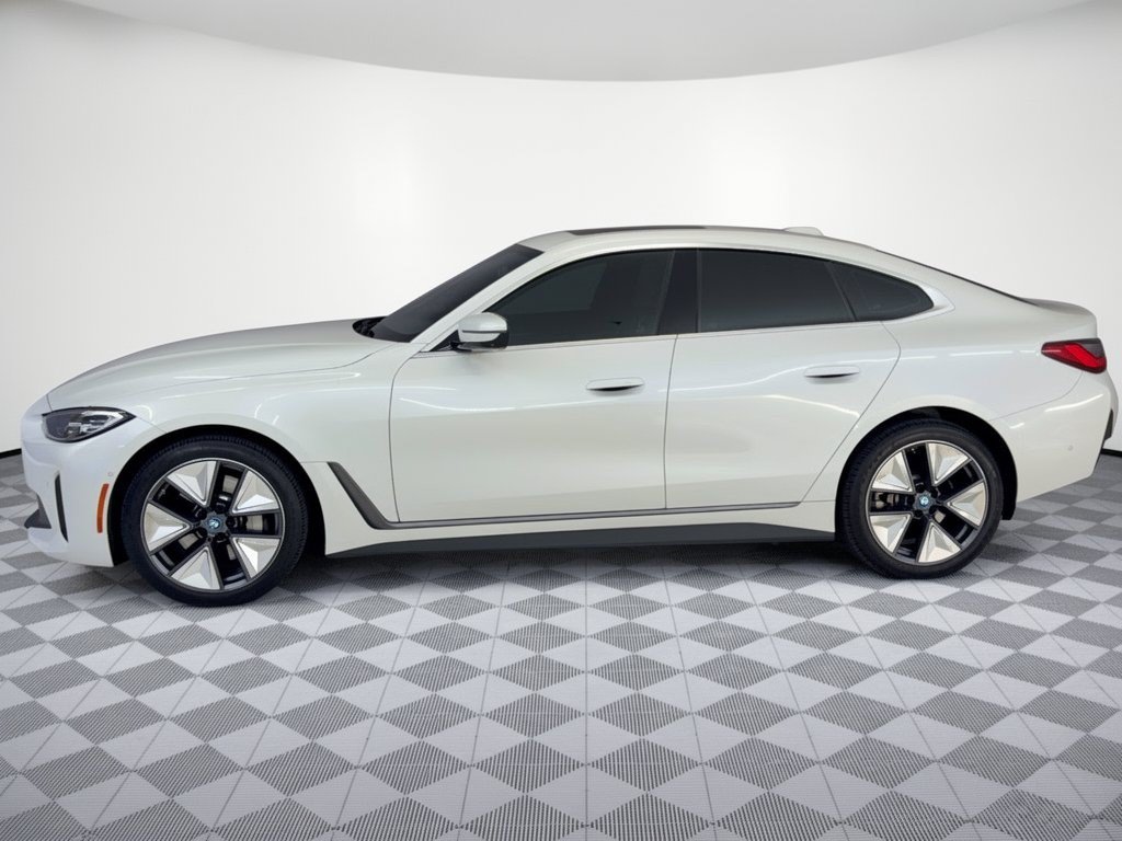 Used 2023 BMW i4 eDrive40 RWD image 2