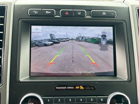 Used 2020 Ford Expedition Max XLT w/ Equipment Group 202A AWD/4WD image 13