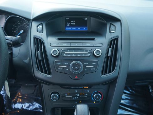 Used 2017 Ford Focus SE FWD image 22